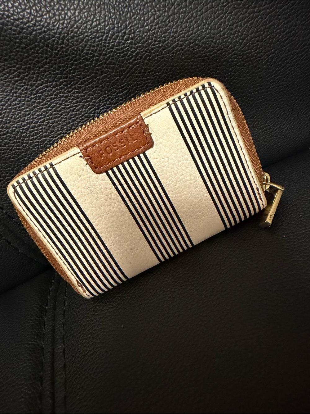 Fossil Cream, Black & Tan Striped Zip Card Case